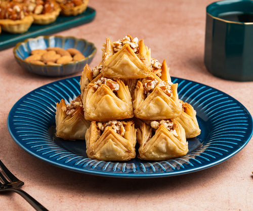 Load image into Gallery viewer, Almond pyramid
