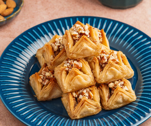 Load image into Gallery viewer, Almond pyramid

