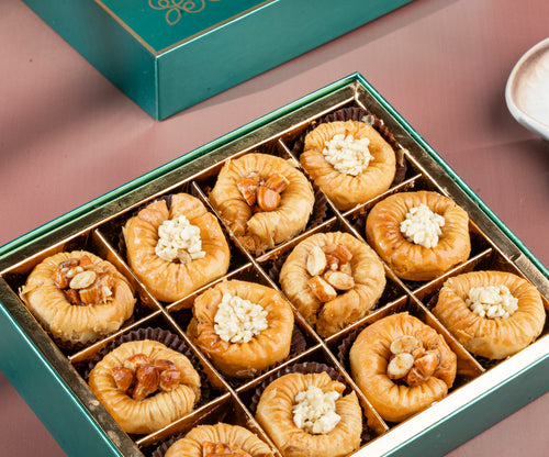 Load image into Gallery viewer, Mix Dry Fruit Ring Baklava
