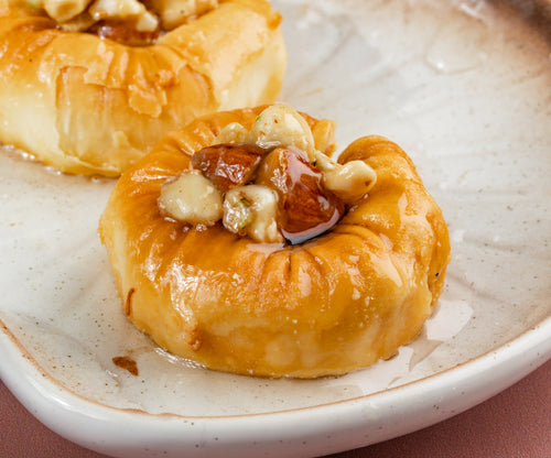 Load image into Gallery viewer, Ring mix dry fruit baklava
